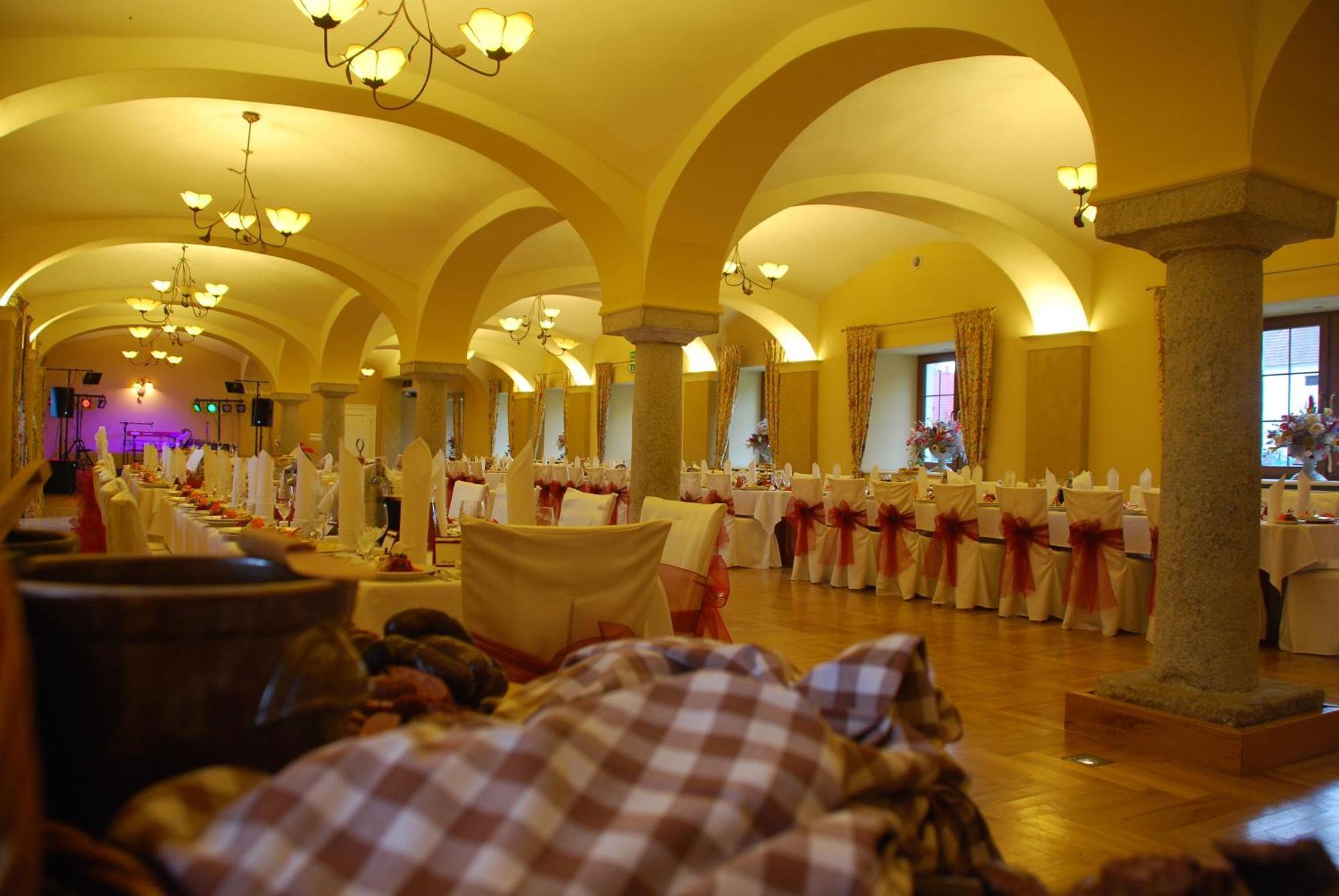 Hotel Karczyce エクステリア 写真
