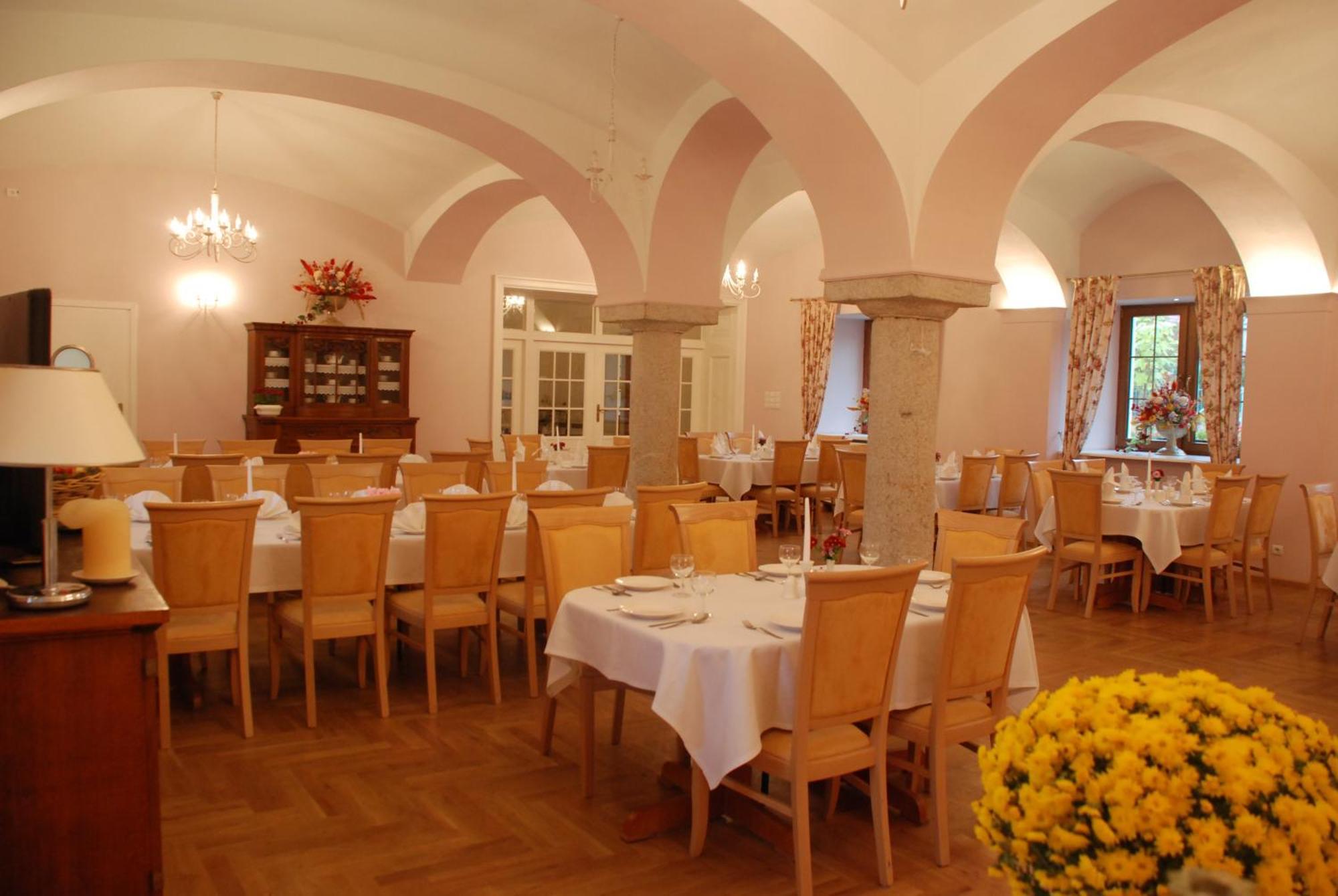 Hotel Karczyce エクステリア 写真