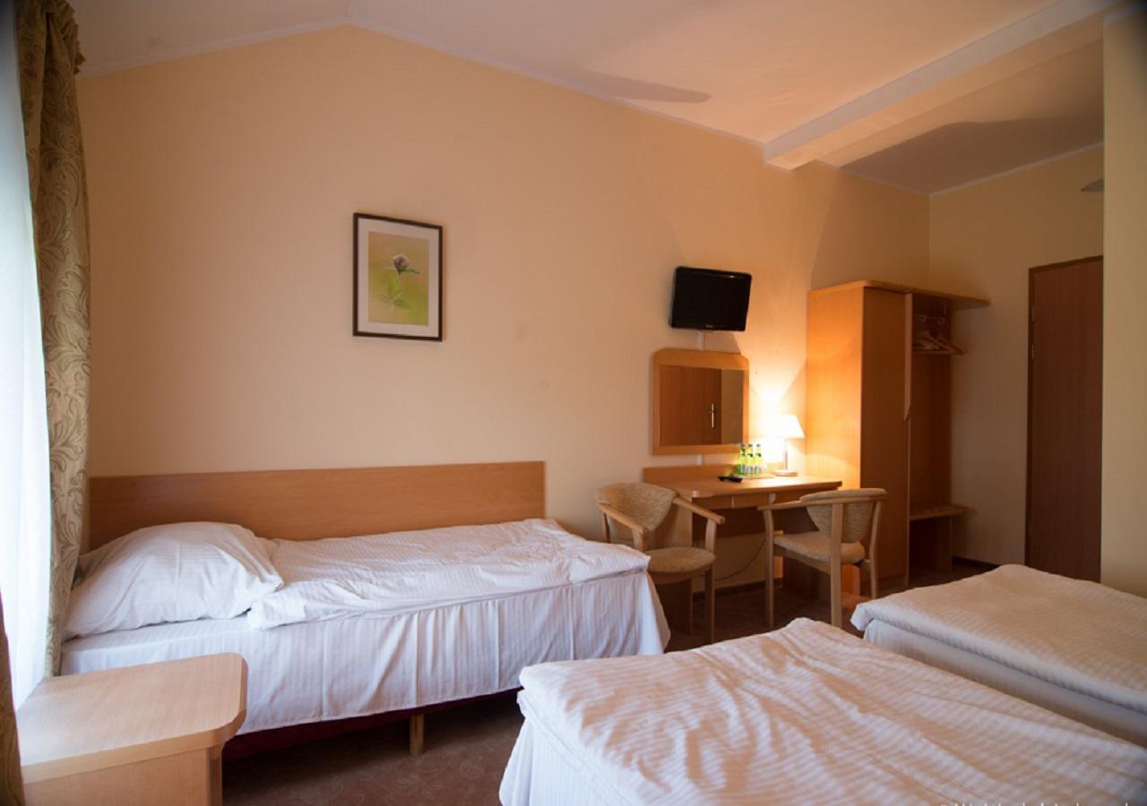 Hotel Karczyce エクステリア 写真